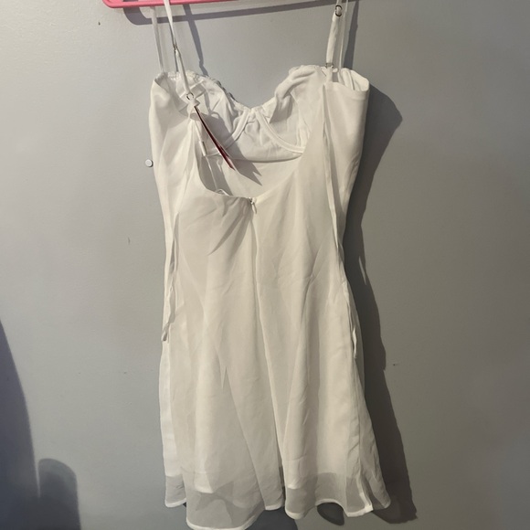 Beginning boutique white dress - Picture 2 of 3